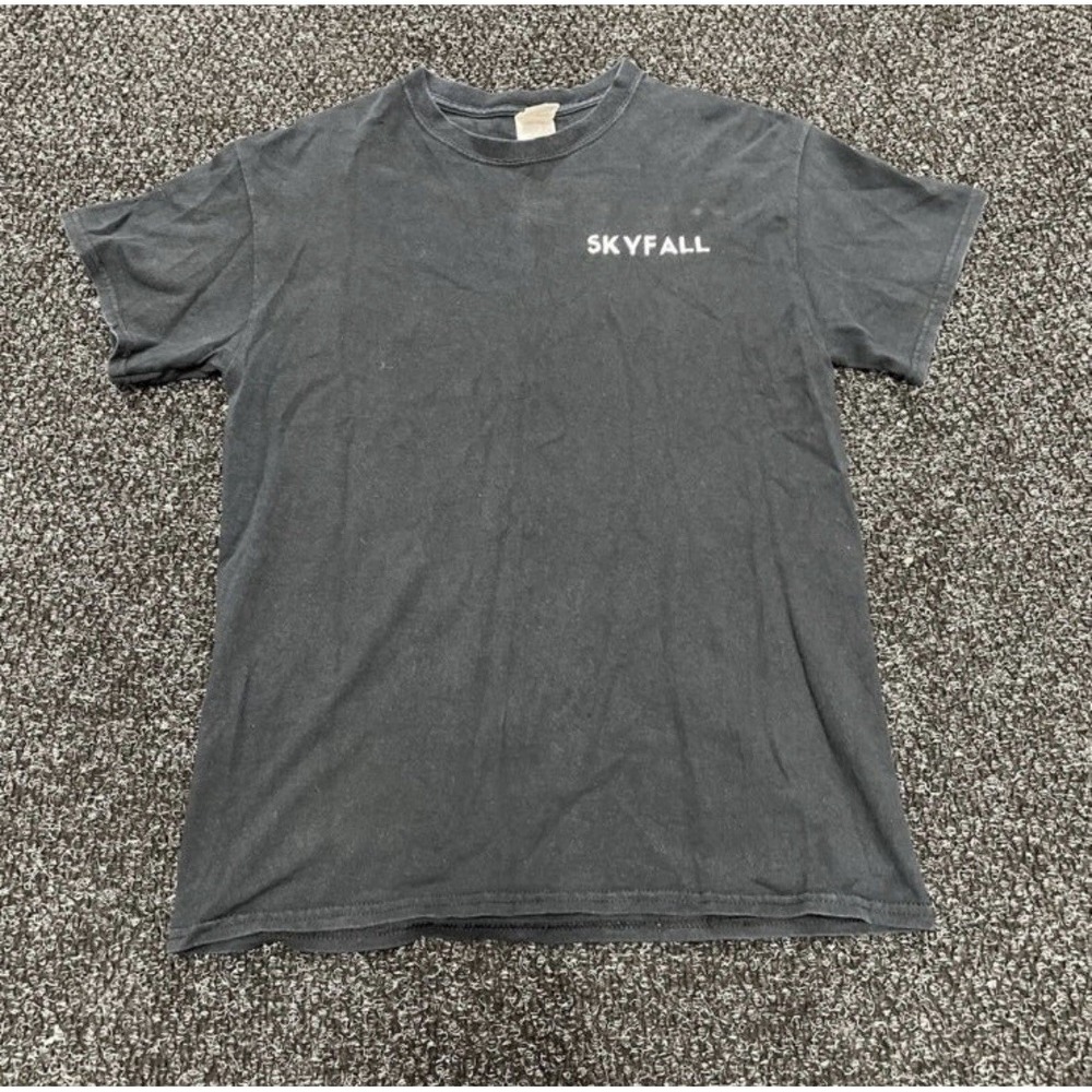 Vintage Y2K James Bond sky fall movie t shirt - mens medium